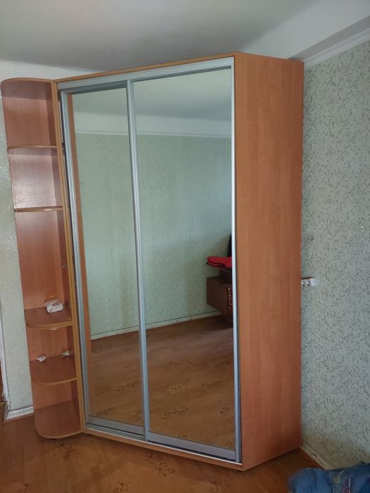 Продам угловой шкаф купе