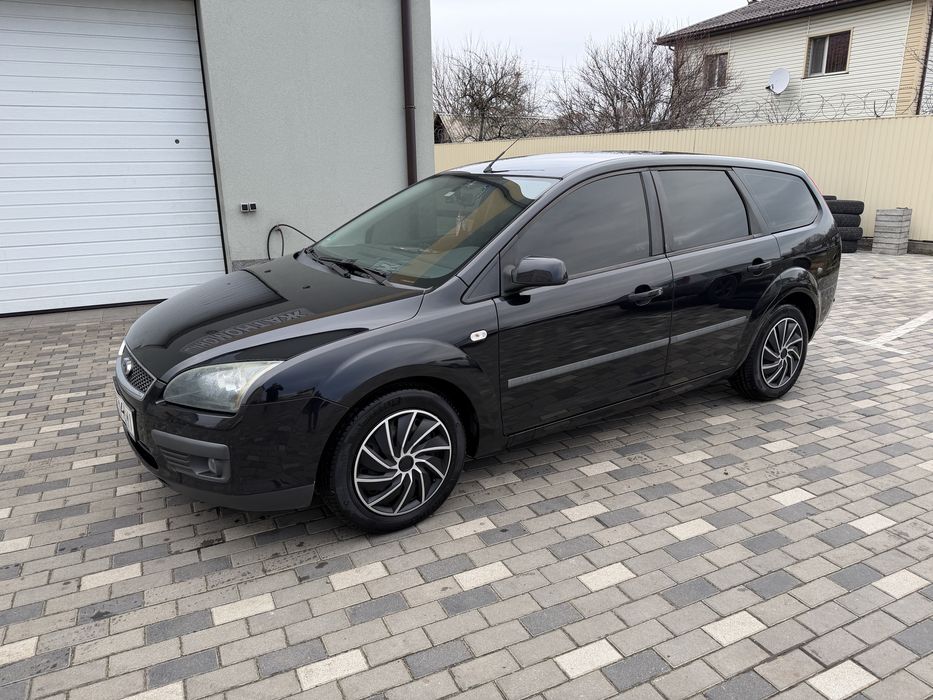 Продаю власне авто 4300$ торг, за більш детальною інформацією звертатися по телефону. ПЕРЕКУПІВ прохання не турбувати за 3700 не буде!