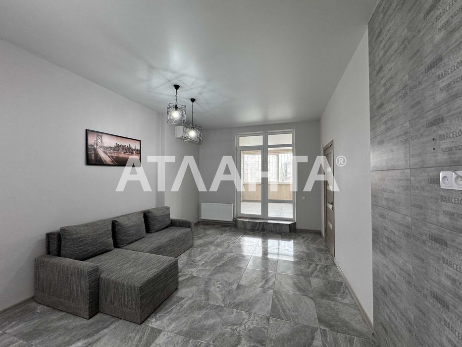 Велика 2-кімнатна квартира з терасою в ЖК "Фонтан"