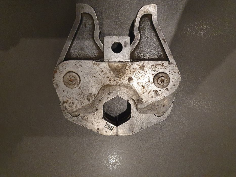 Zacisk szczęka kamień cegi REMS M42