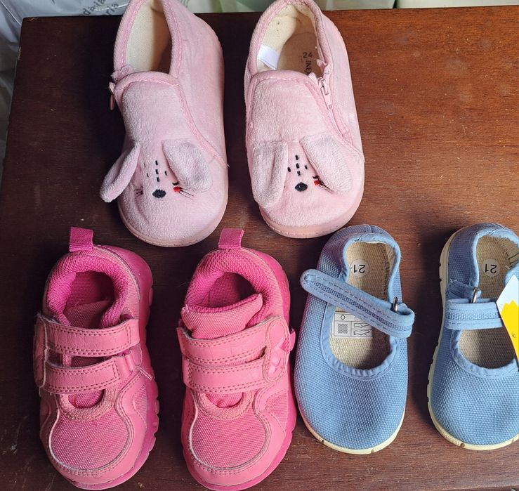 Sapatos / ténis = Criança / bebé TAM 20 / 21 e 24