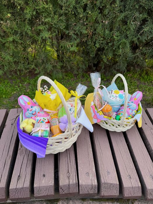 Паска , пасхальний кошик , пасхальний подарунок , подарунковий кошик