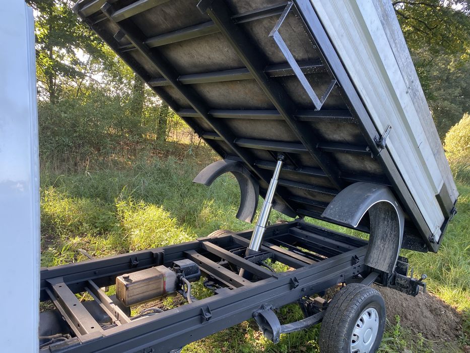 Wywrotka/Kiper wynajem - Pewny samochód do pracy