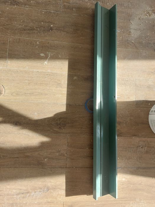 Półki wiszące w stanie bardzo dobrym