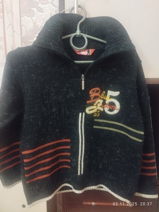 Дитячий теплий светр на 5-6років