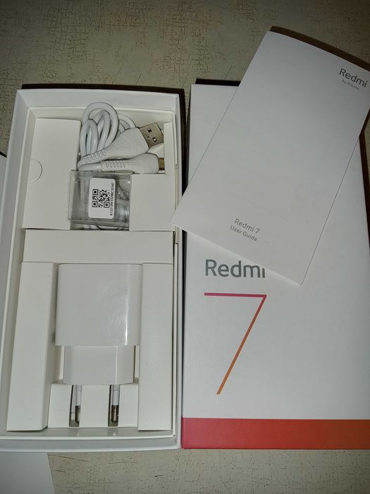 Мобільний телефон Redmi 7 3/32GB