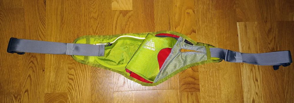 Nerka  do biegania z miejscem na bidon