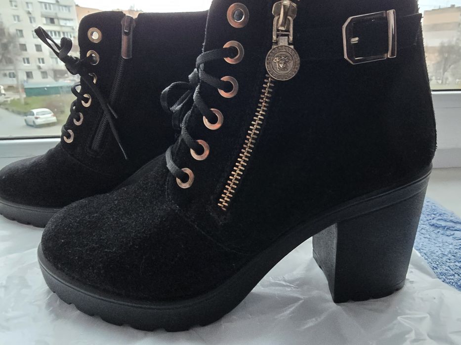 Напівчеревики жіночі.