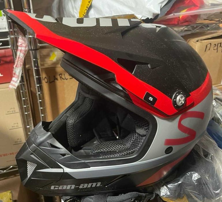 Шлема.   BRP   CAN AM    SKI DO