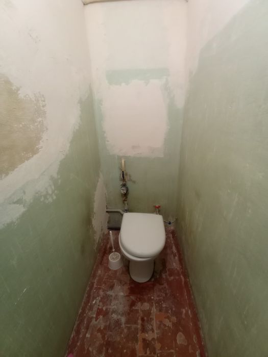 Продам трикімнатну квартиру, м.Біла Церква .Під власний ремонт.