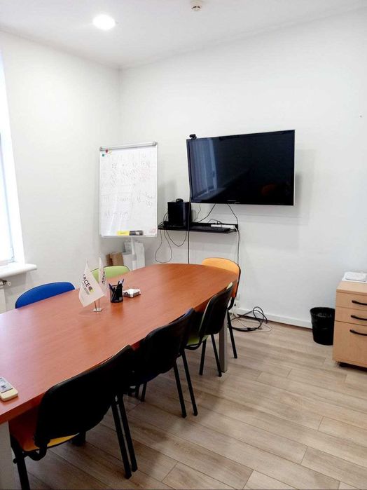 Ярославів Вал 21-Г  Центр Золоті Ворота Простора (229 кв м)