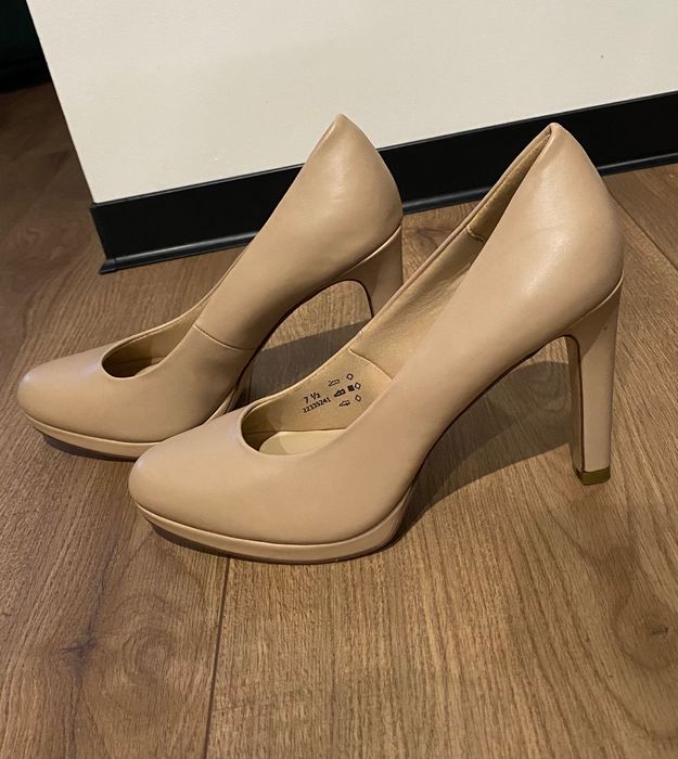 Szpilki Marks&Spencer na platformie ciemny migdał rozmiar 41