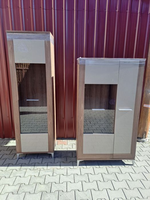 Sprzedam dwie witryny