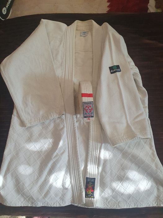 Продам кимоно. Б/у.