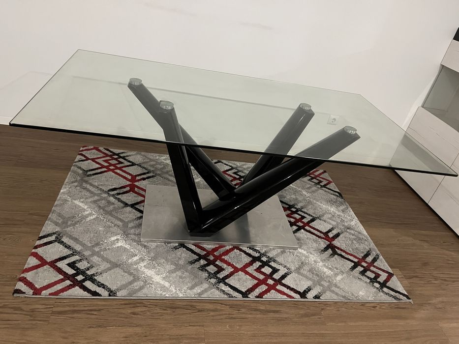 Mesa de vridro muito boa