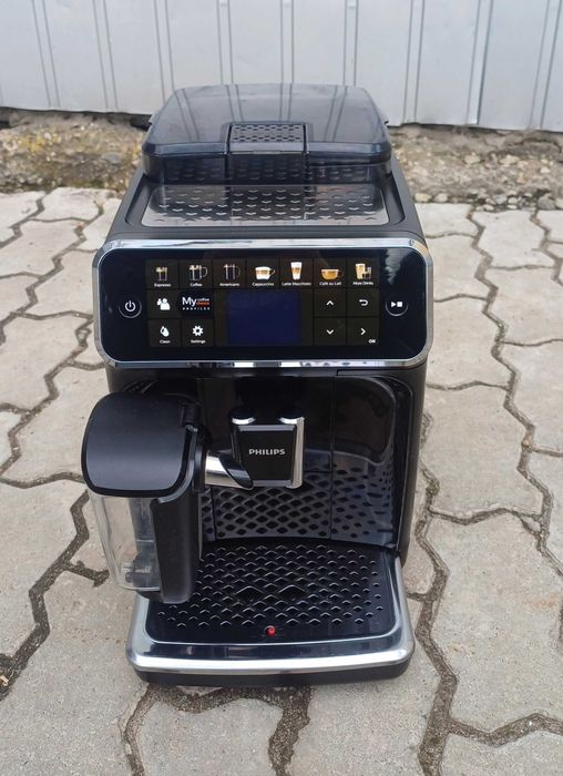 Кавомашина кавоварка Філіпс Philips Series 5400 EP5441 EP5447 молочник LatteGo капучинатор кофемашина кофеварка б/у