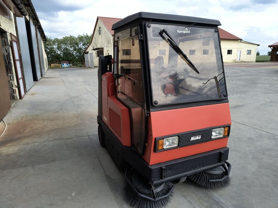 Zamiatarka spalinowa Hako Jonas 1450 D