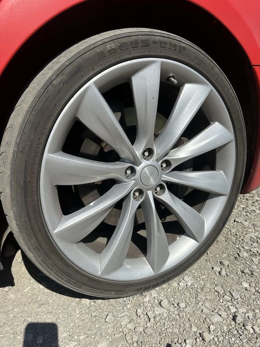 Продам диски Tesla R21