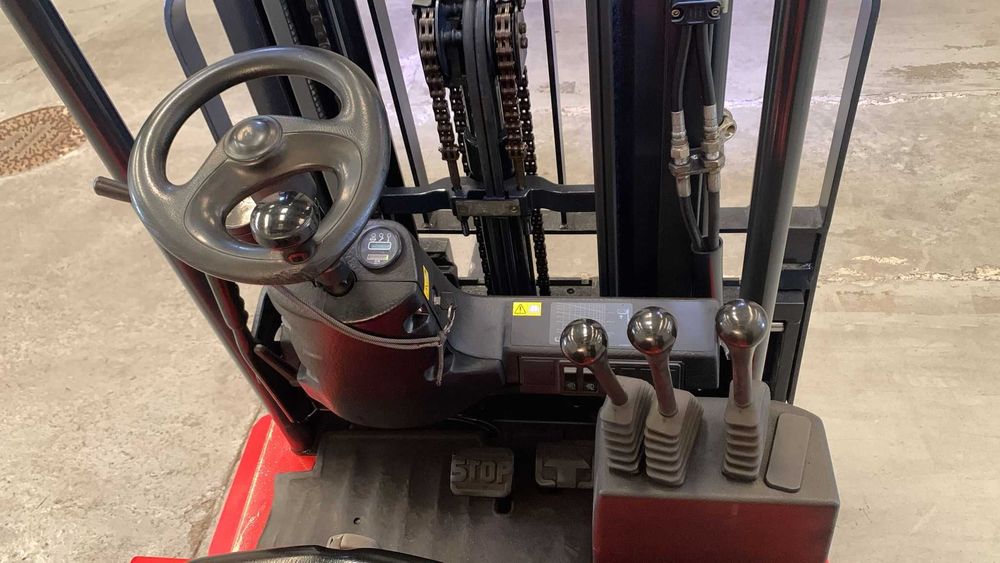 Empilhador Elétrico Linde E15Z