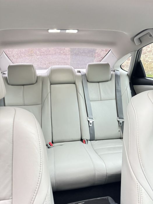 Пасажирські перевезення, індивідуальний трансфер на Тойота  Авалон