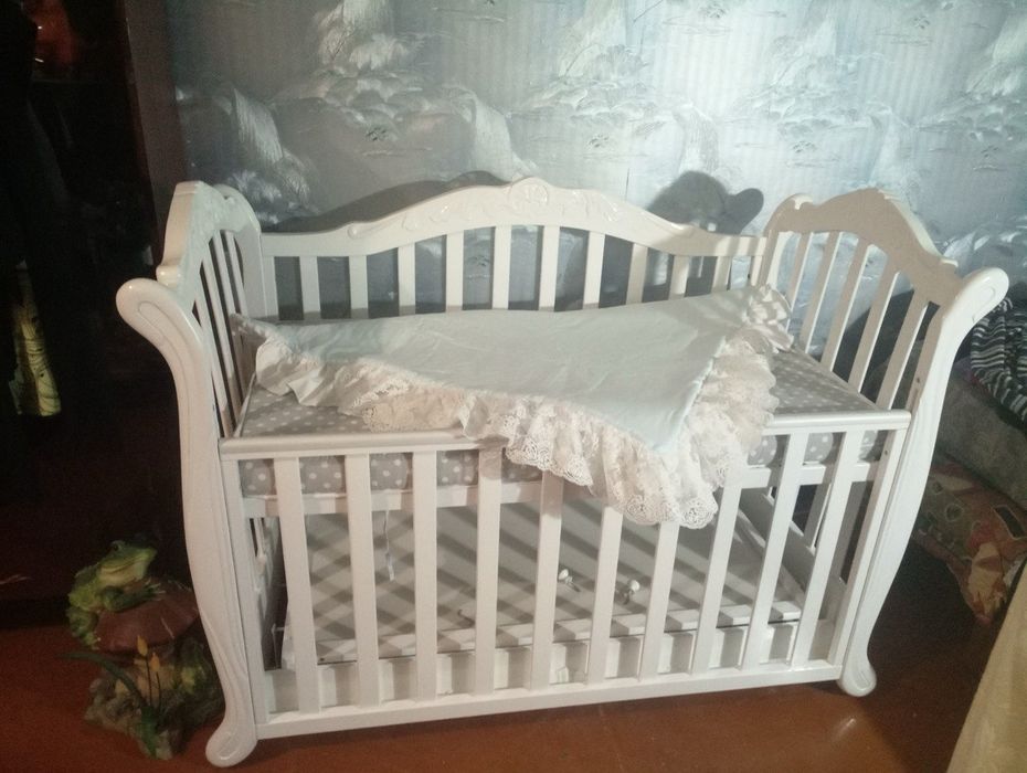 Дитяче ліжечко преміум-вигляду