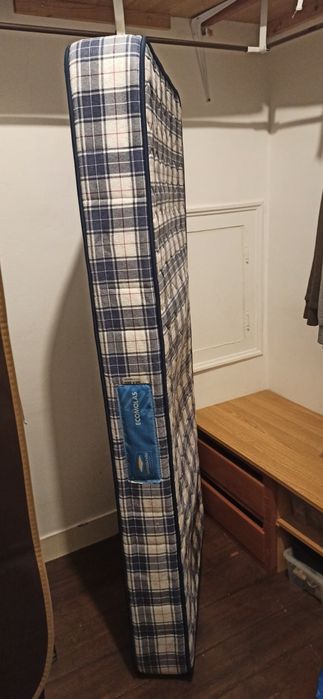 Colchão e estrado solteiro