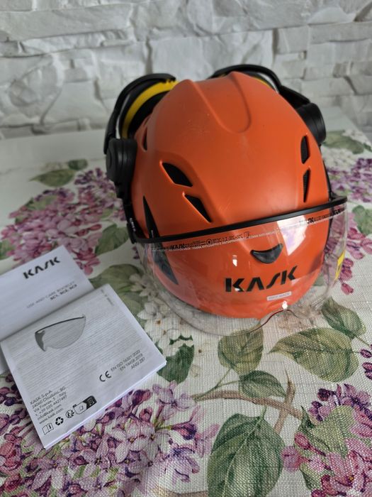 Kask Superplasma AQ  z wyposażeniem