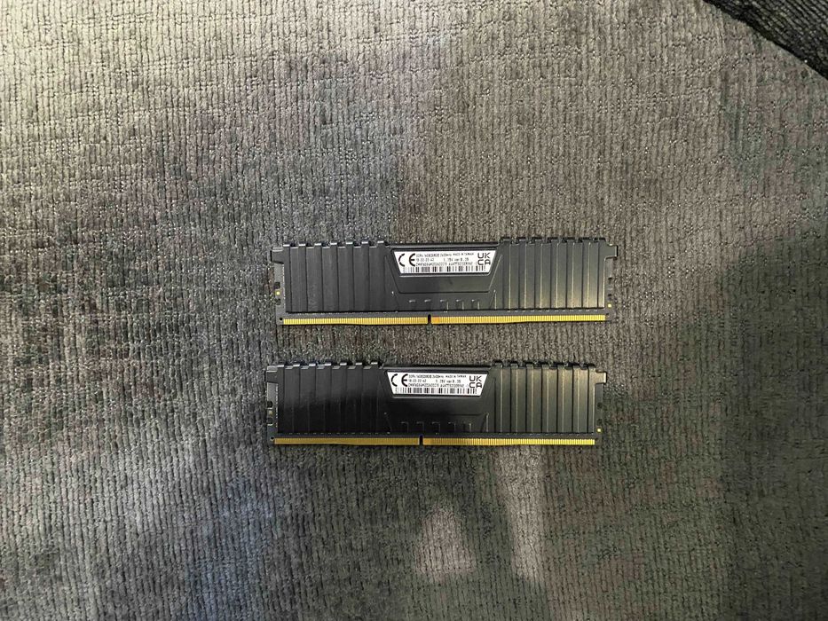 Memória RAM 16GB(2X8GB) 3600Mhz DDR4 (usada)