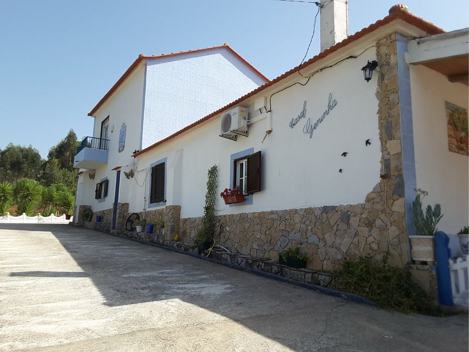 Quinta com 3 moradias, pincina, pinhal e muito espaço