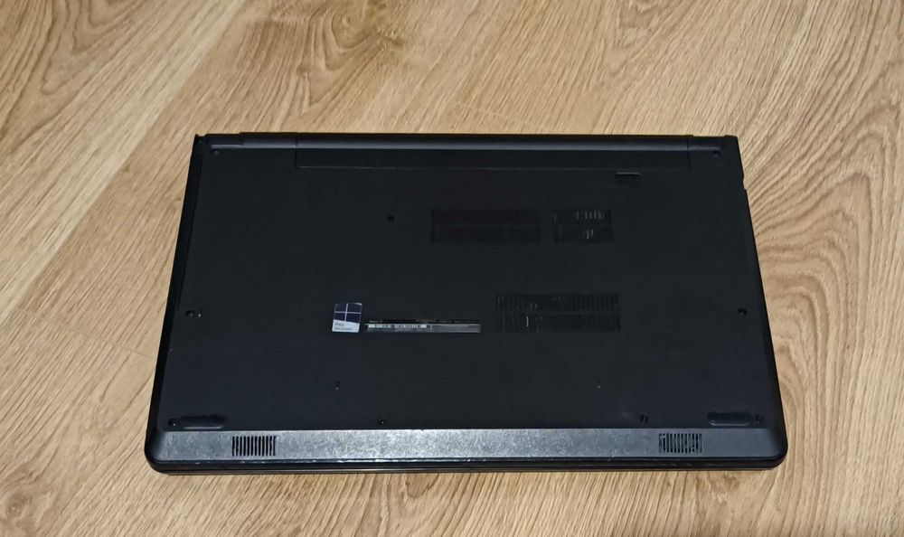 Laptop DELL Vostro 3568 i5 SSD