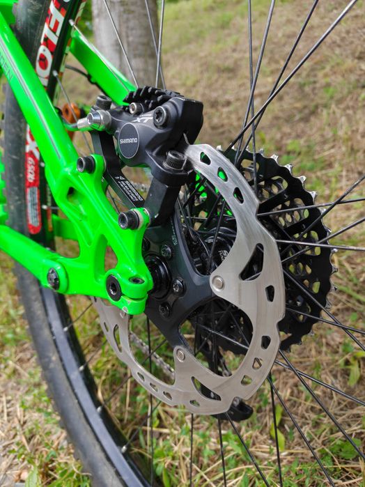 Rower MTB Full Knolly Warden. Świecący lakier