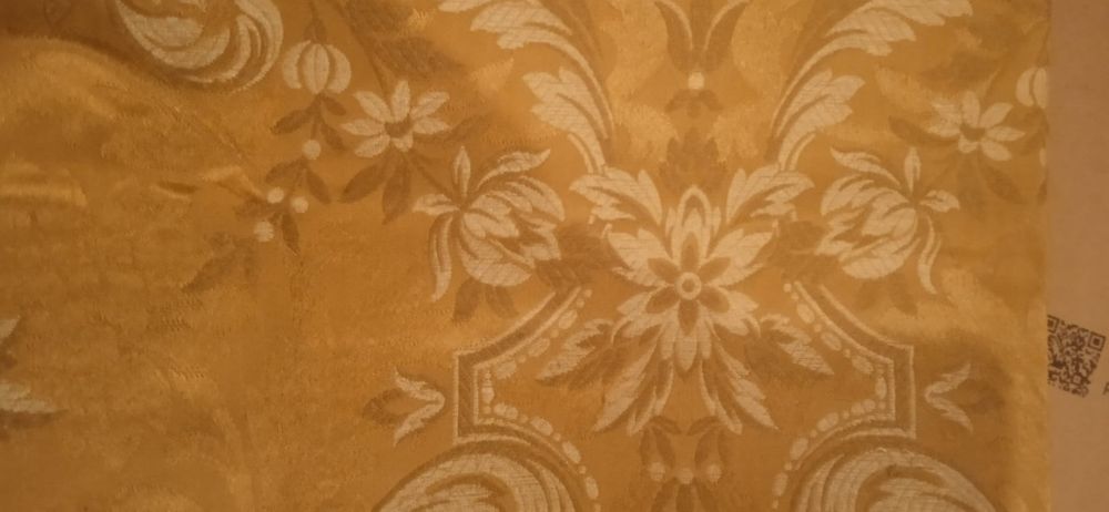 Colcha dourada antiga