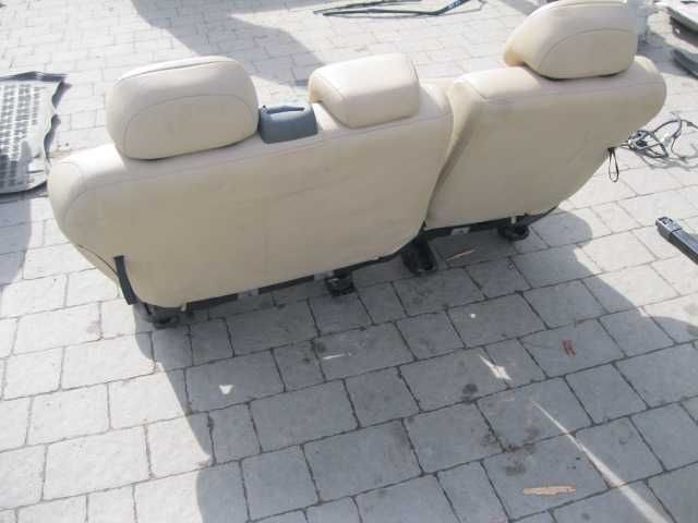 Mitsubishi Outlander XL сидіння задні