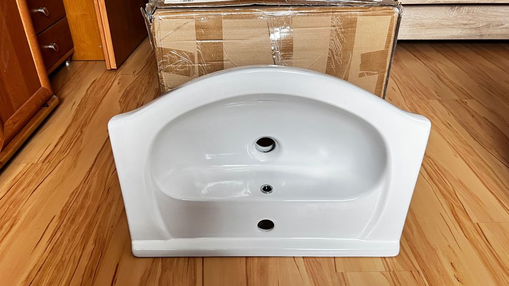 Nowa umywalka łazienkowa