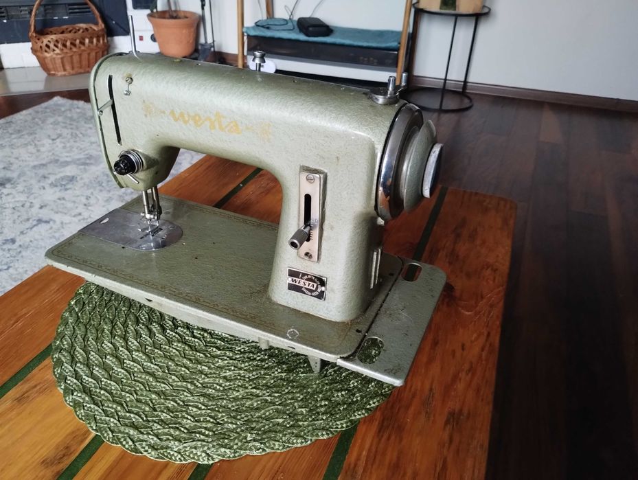 Maszyna do szycia Westa
