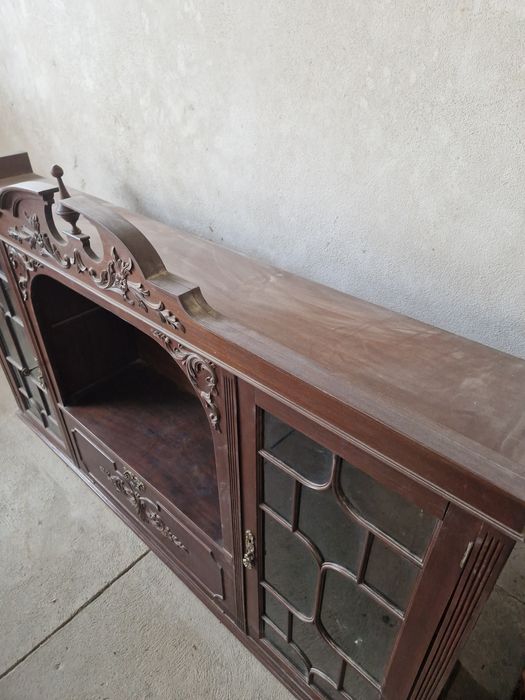 Ofereço Móvel superior de madeira maciça (Azeitão)