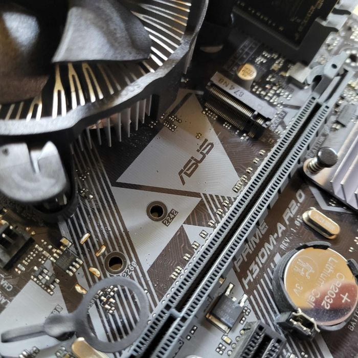 Комплект 4 ядра s1151v2 Asus H310M  BOX+ I3 8100 + 8GB DDR4 M2 HDMI