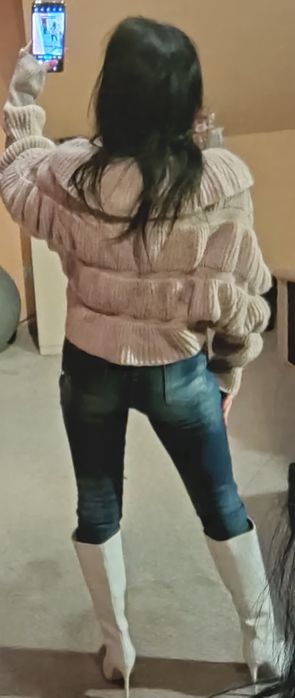 Beżowy sweterek, na chłodne dni