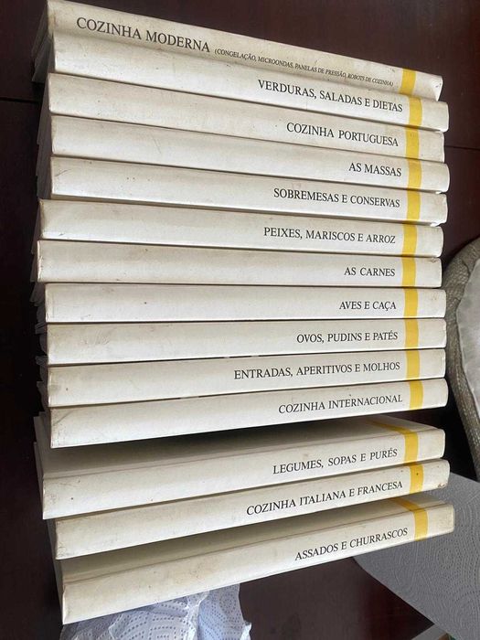 Escola de cozinha (14 Volumes), bom estado, não inclui portes de envio