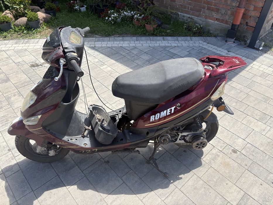 Skuter Romet 727