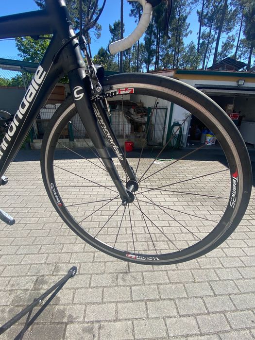 Bicicleta Cannondale CAAD10 56 – Shimano 10v – Muito Bom Estado