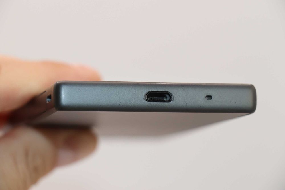 Sony Xperia Z5 compact 32GB E5823 Graphite Black,  стан Нового!