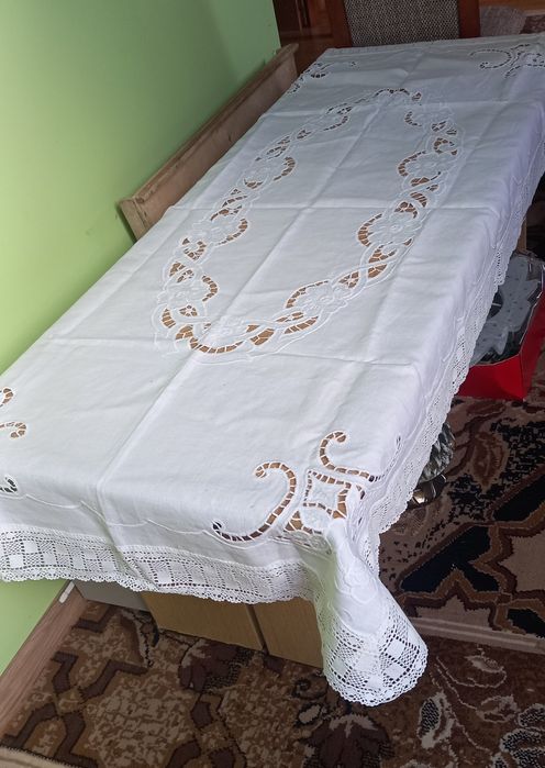 Obrus richelieu rękodzieło