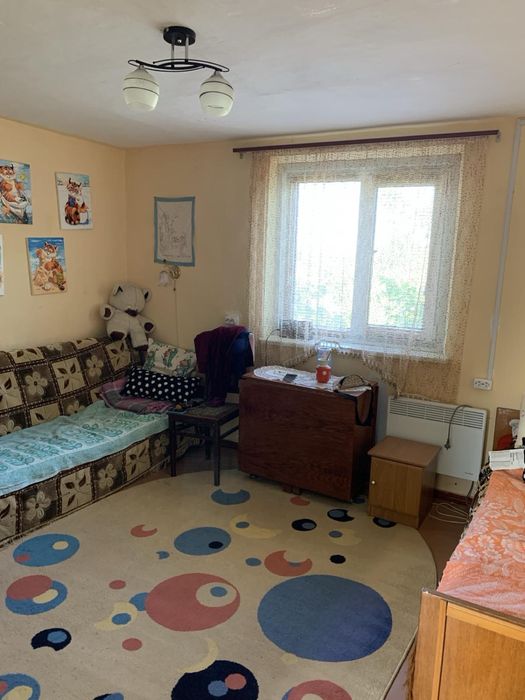 Затишна дача з ділянкою та усіма комунікаціями!