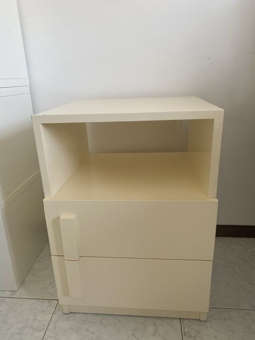 Mesinha de cabeceira de excelente qualidade