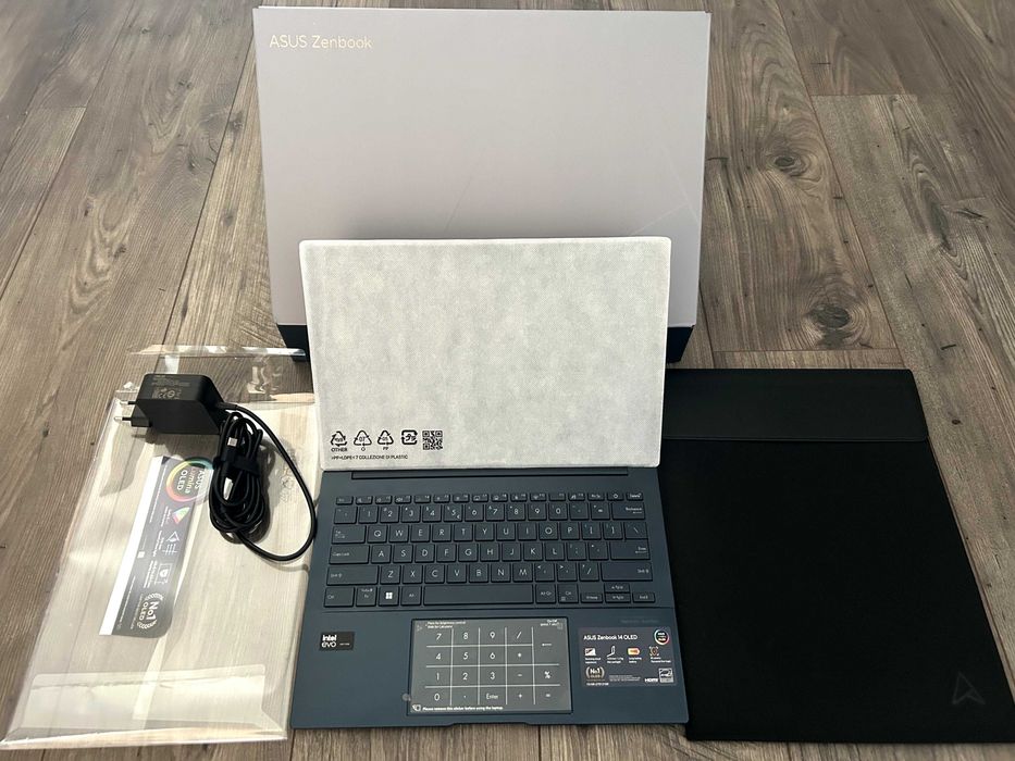 Laptop Asus ZenBook 14 UX3405 14" OLED Ultra 9-185H 32GB RAM 1TB SSD Windows 11 Home