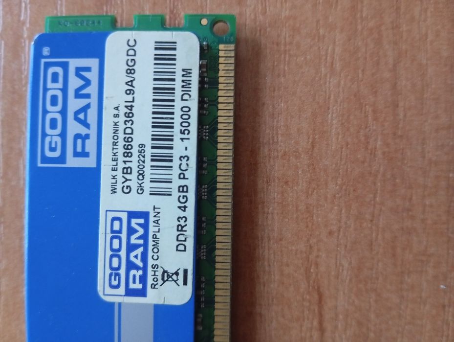 Оперативная память DDR3 на любой вкус 4 и 2GB.