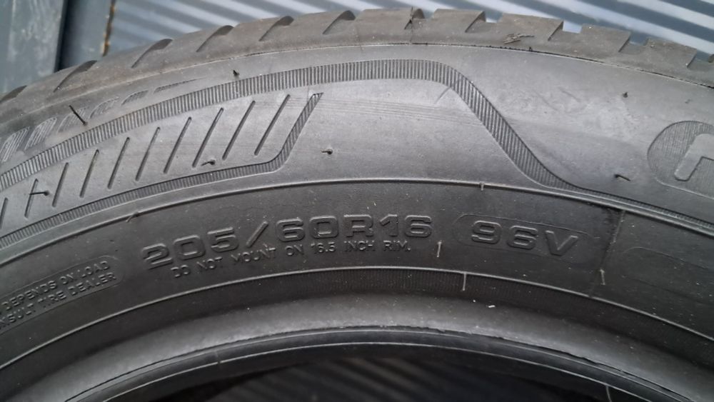 205/60R16 96V Goodyear vector4 seasons  Gen 3