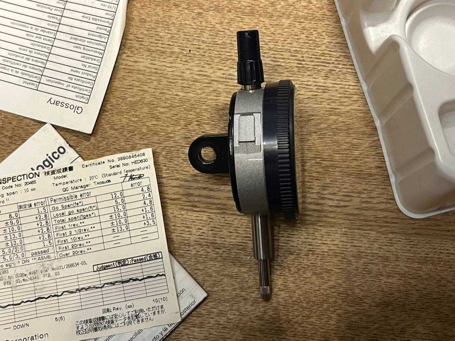 Mitutoyo 2046 S. Індикатор годинникового типу. 0,01мм.