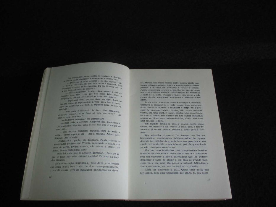 Livro O General Evelyn Anthony